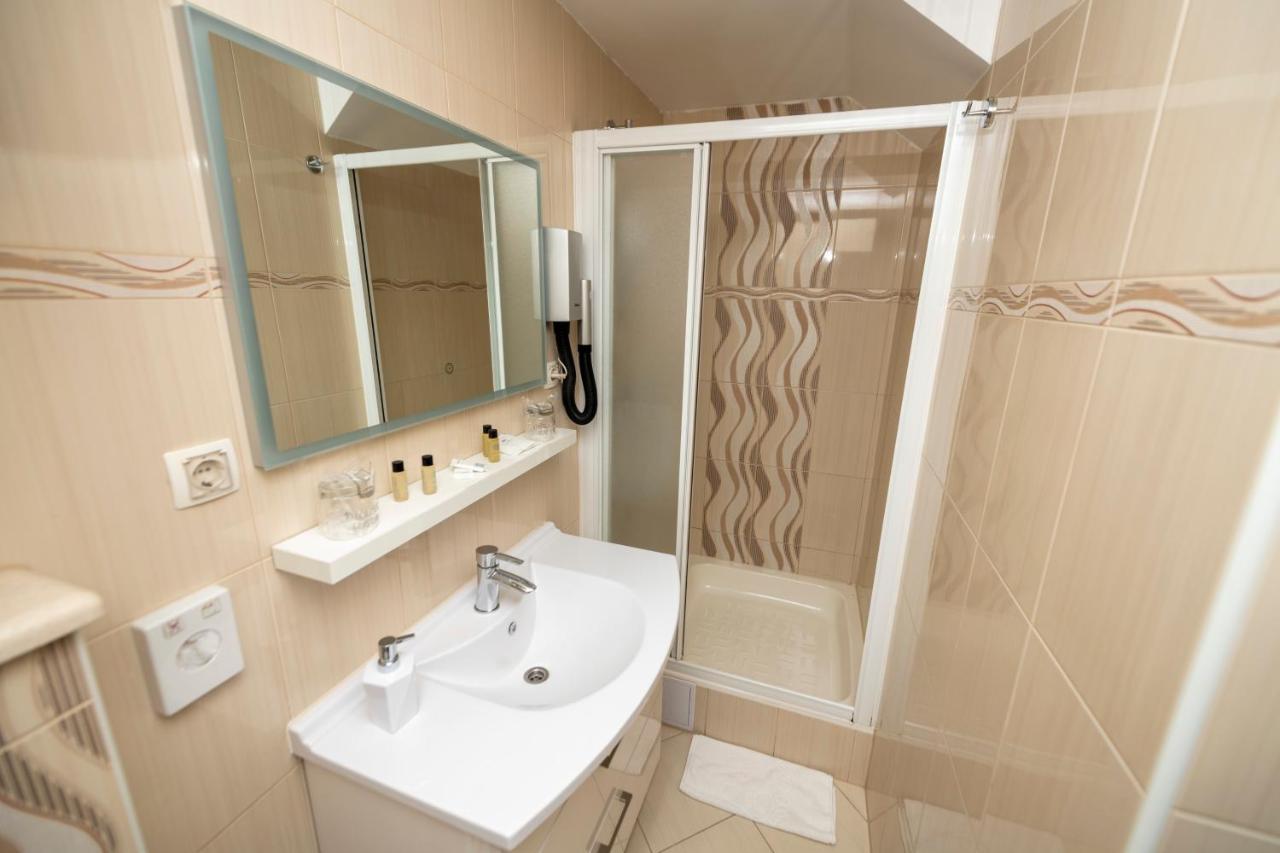 Deluxe Collection Hotel Kastel Сплит Екстериор снимка